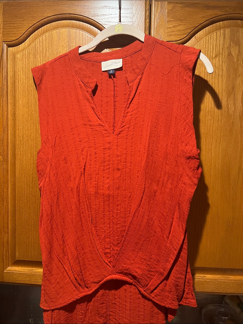 Universal Thread Red Sleeveless Split-Neck Textured Tank